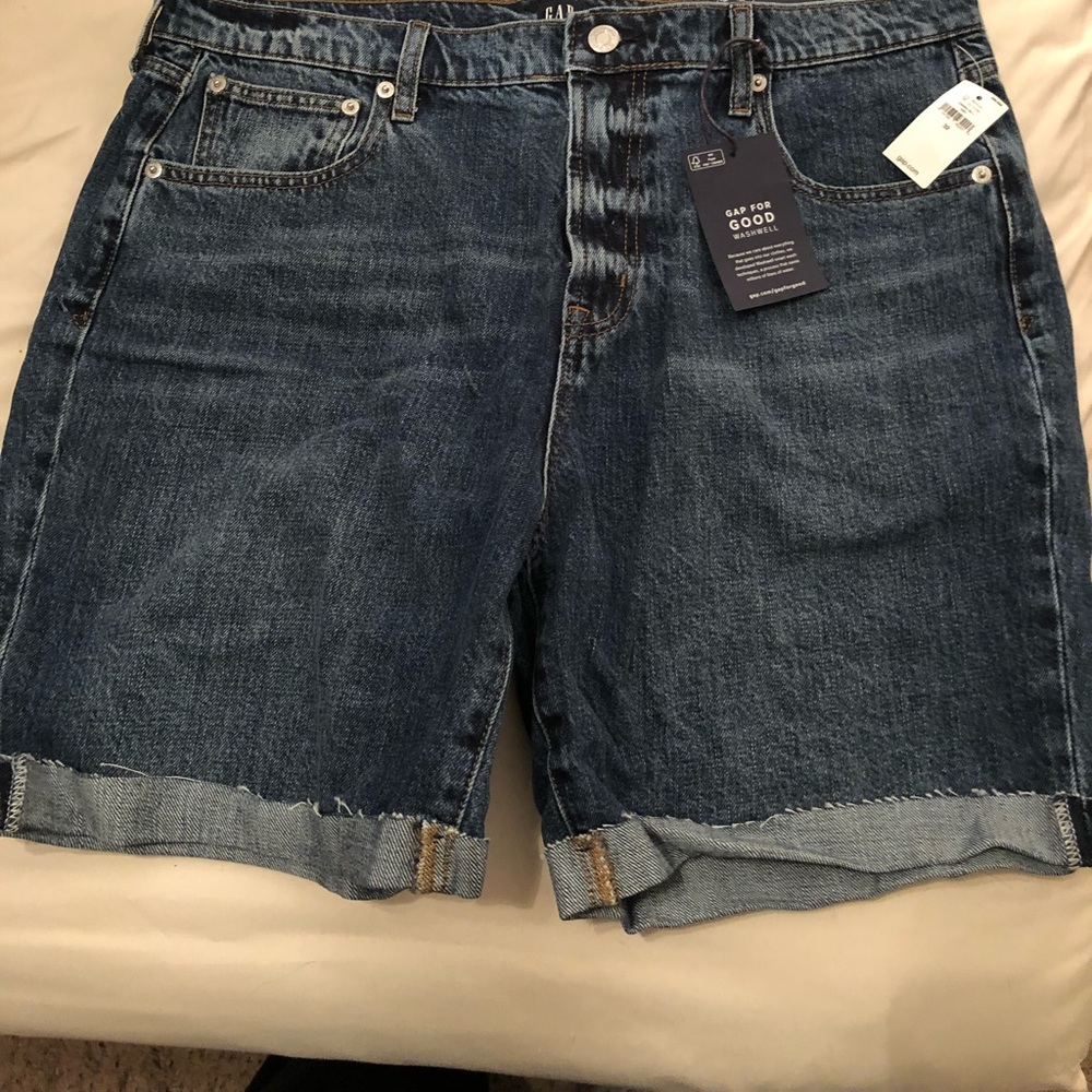 Gap shorts